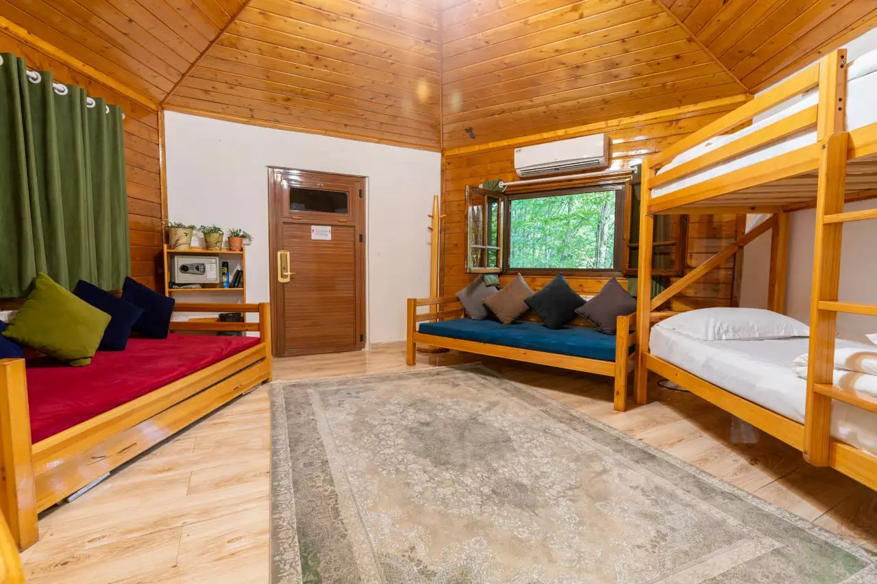 Alibaba https://cdn.alibaba.ir/ostorage/hotel-accommodation-images/689b2b89ac13a7ed0d8657ea_کلبه جنگلی 4 نفره.webp